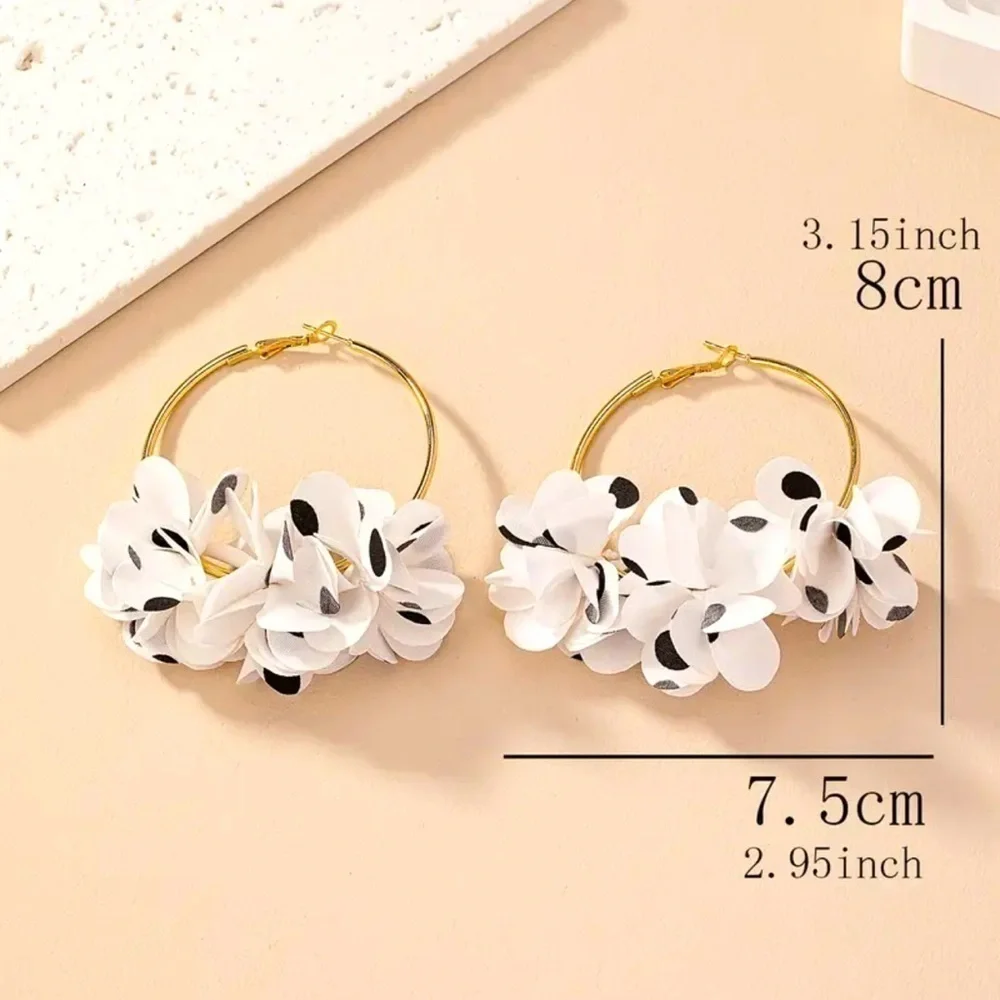 Black and White Polkadot Flower Hoop Earrings - Picture 4 of 5
